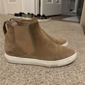 Vince size 6.5 suede sneakers
